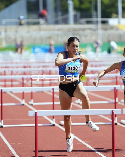 Anna Kaul (#1130) und Constanze Koller (#425) im 100m-Hürdenlauf in Koblenz