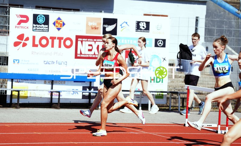 400m-Hürden im Stadion Oberwerth Koblenz