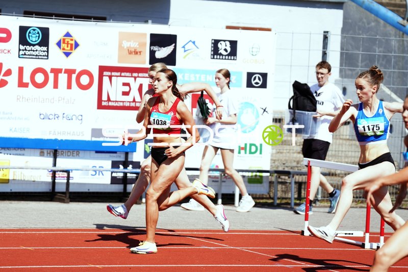 400m-Hürden im Stadion Oberwerth Koblenz