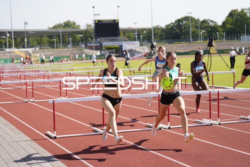 Jeanne Dilzer und Lennja Streißle im Hürdensprint in Koblenz