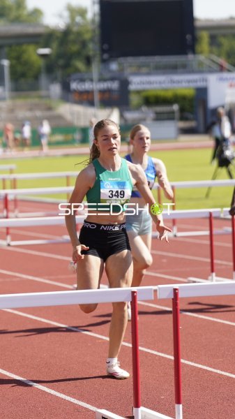 Olivia Nord und Lennja Streißle im 100m-Hürdenlauf in Koblenz