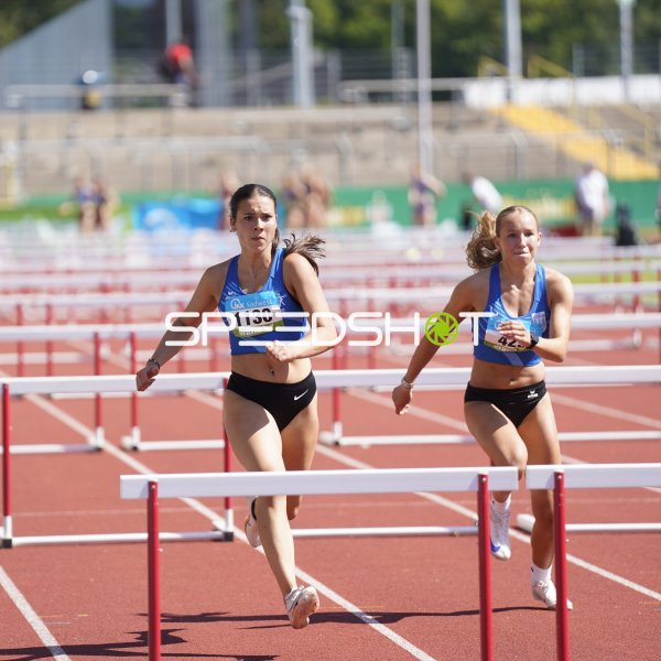 Anna Kaul und Constanze Koller im Hürdenlauf in Koblenz