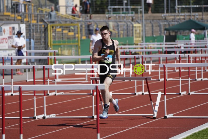 Toldy Jonatan im Hürdenlauf im Stadion Oberwerth Koblenz