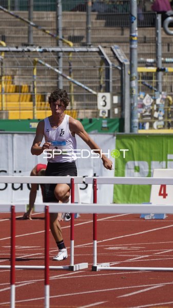 Sohmer Lenny im Hürdenlauf im Stadion Oberwerth Koblenz