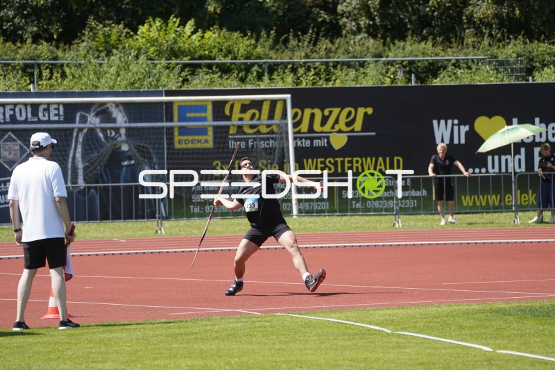 Albert Simon beim Speerwurf im Stadion Oberwerth Koblenz