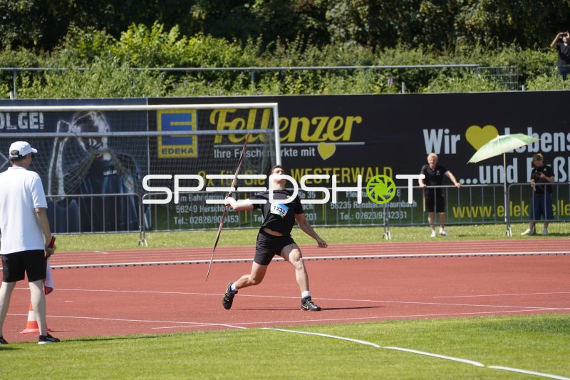 Albert Simon beim Speerwurf im Stadion Oberwerth Koblenz