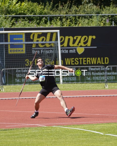 Albert Simon beim Speerwurf im Stadion Oberwerth Koblenz