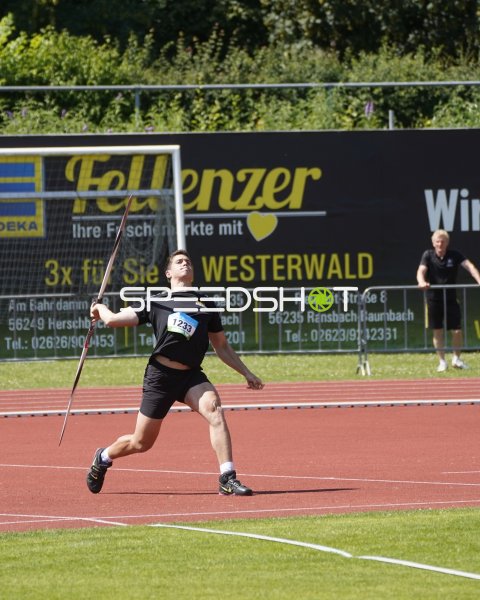 Albert Simon beim Speerwurf im Stadion Oberwerth Koblenz