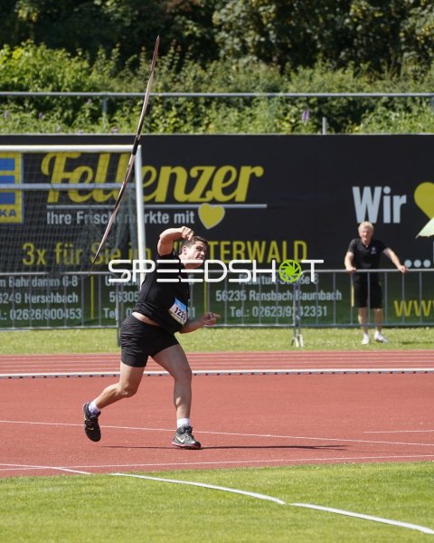 Albert Simon beim Speerwurf im Stadion Oberwerth Koblenz