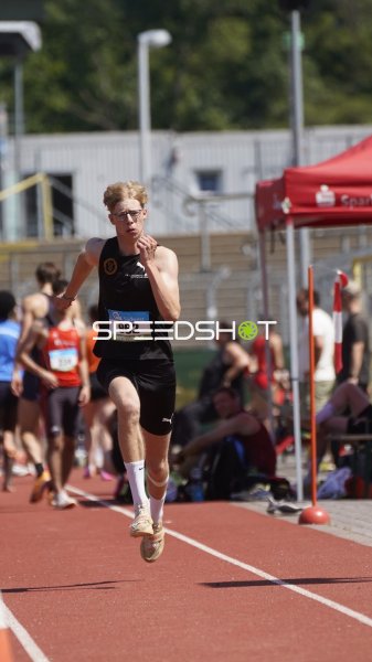 Godlewsky Friedrich beim Weitsprung-Anlauf im Stadion Oberwerth Koblenz