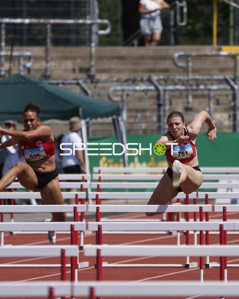Zwirner Nele und Badenhausen Julia im Hürdensprint in Koblenz