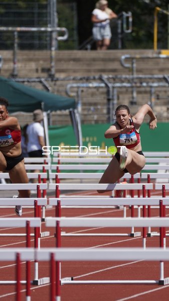 Zwirner Nele und Badenhausen Julia im Hürdensprint in Koblenz