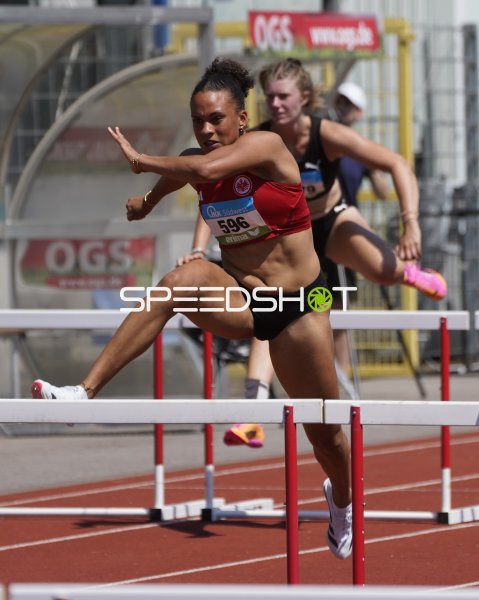 Julia Badenhausen und Sewing Laura im Hürdensprint in Koblenz