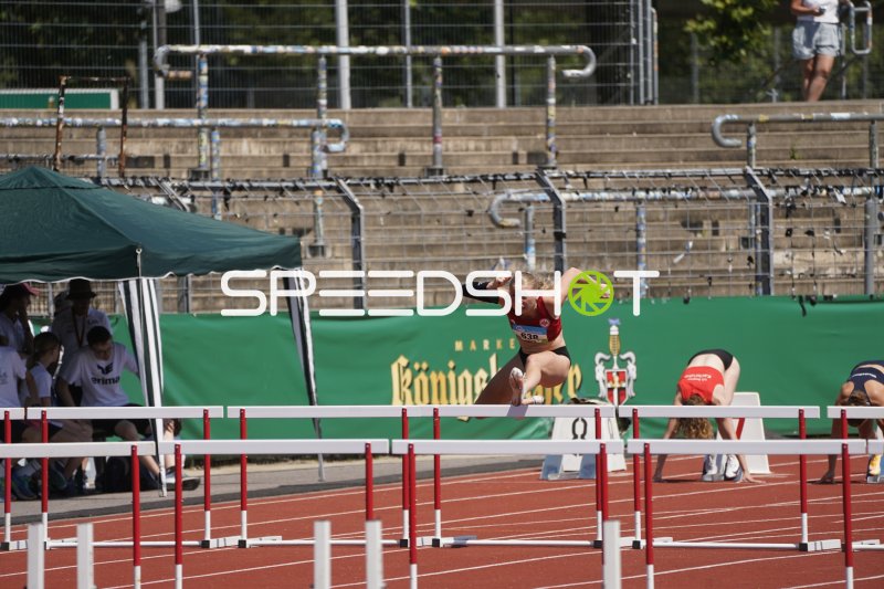 Scharf Alexandra beim Hürdenlauf im Stadion Oberwerth Koblenz
