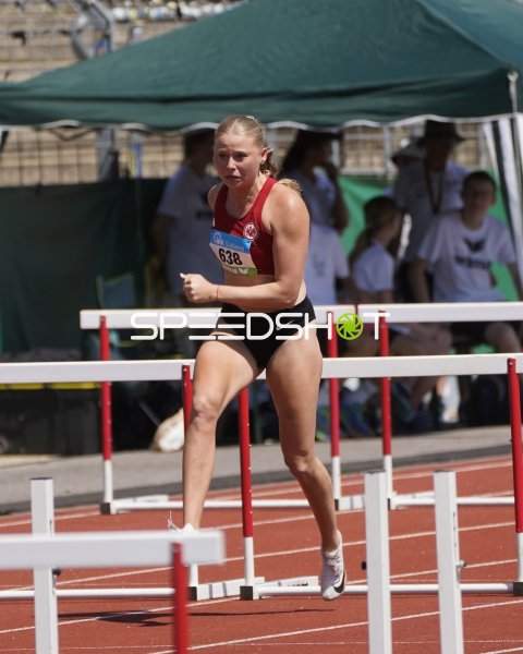 Scharf Alexandra im Hürdenlauf im Stadion Oberwerth Koblenz