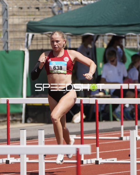 Scharf Alexandra im Hürdenlauf im Stadion Oberwerth Koblenz