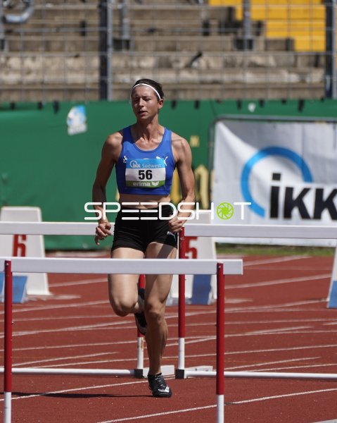 Schwab Mara im Hürdenlauf im Stadion Oberwerth Koblenz