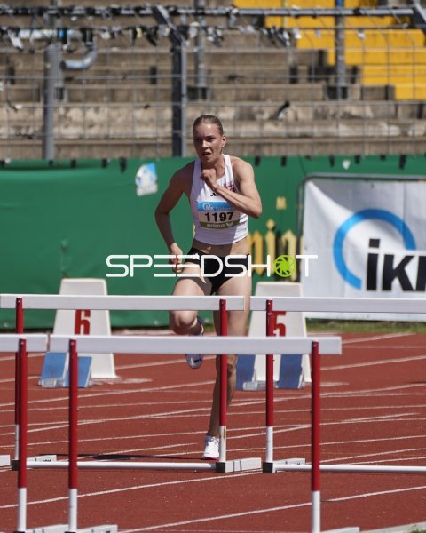 Franziska Blessin im Hürdenlauf beim Meeting in Koblenz