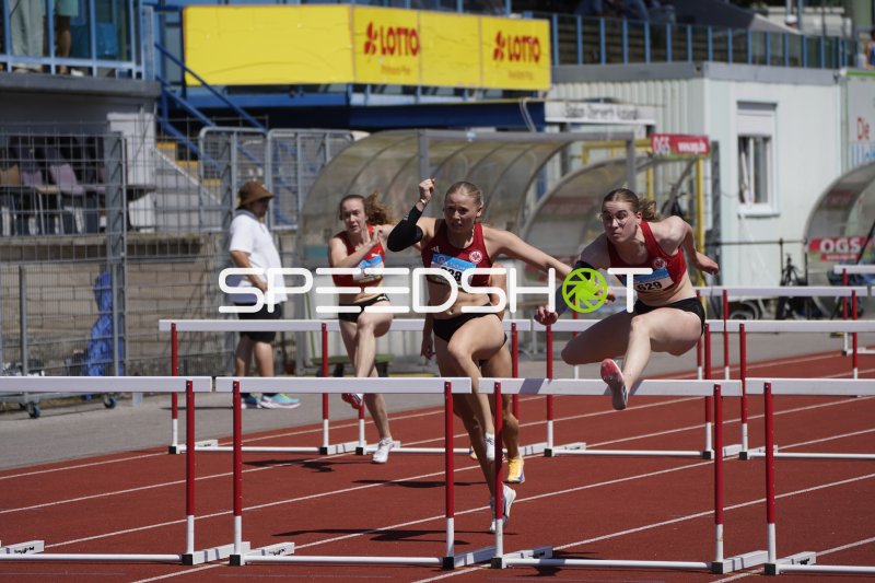 Scharf Alexandra, Müller Lilly und Klein Sharleen im Hürdenlauf in Koblenz