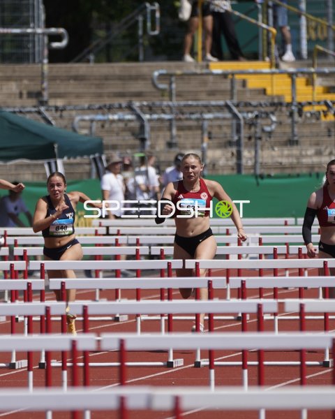 Hürdensprint der Frauen im Stadion Oberwerth Koblenz
