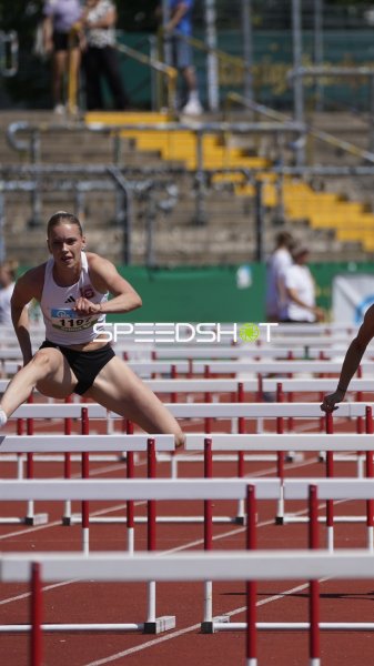 Franziska Blessin und Schwab Mara im Hürdenlauf in Koblenz