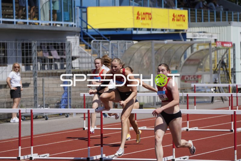 Schmerler Erik und Müller Lilly im Hürdenlauf im Stadion Oberwerth Koblenz