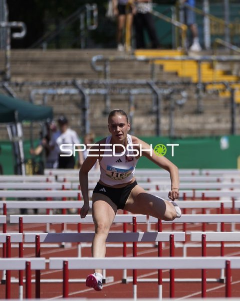 Franziska Blessin und Schwab Mara im Hürdensprint in Koblenz