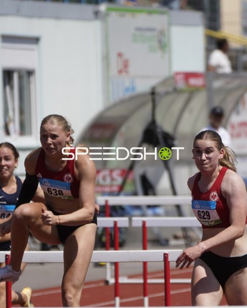 Jacob Nila und weitere Athletinnen im Hürdenlauf in Koblenz