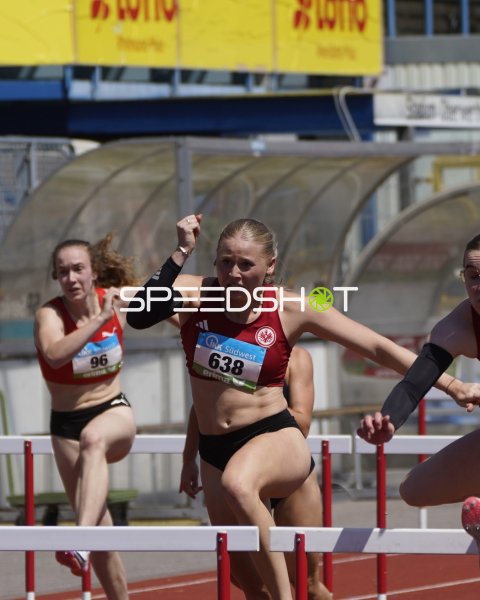 Scharf Alexandra, Müller Lilly und Klein Sharleen im Hürdenlauf in Koblenz