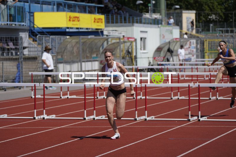 Franziska Blessin im Hürdenlauf beim Meeting in Koblenz