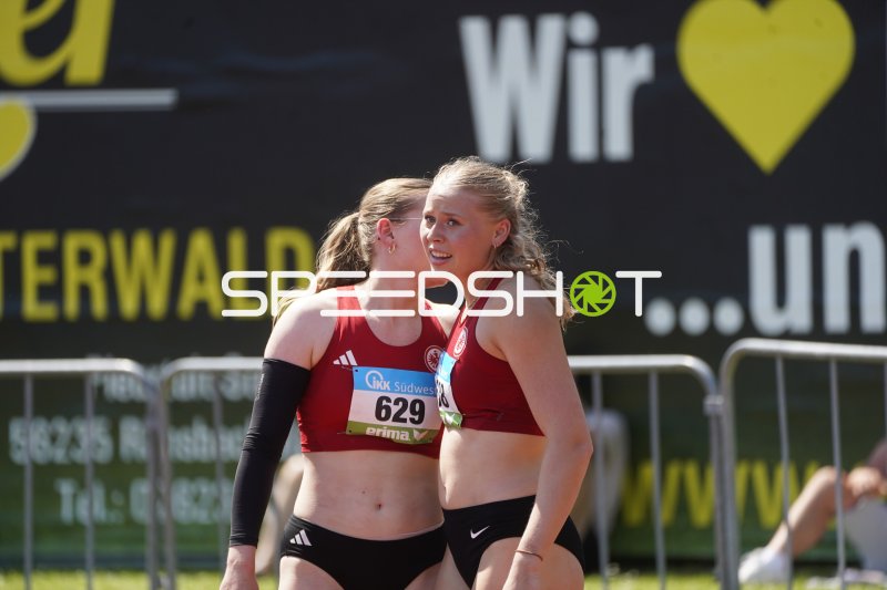 Müller Lilly und eine Teamkollegin beim Leichtathletik-Meeting in Koblenz