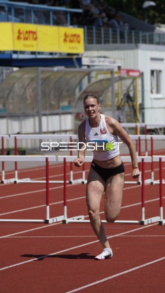 Franziska Blessin im Hürdenlauf beim Meeting in Koblenz