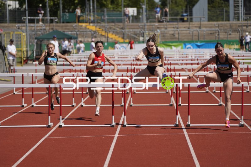 Ronja Walthaner und Milena Fischer im Hürdensprint in Koblenz