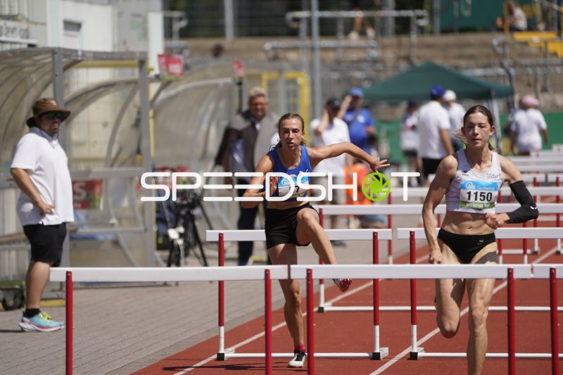 Saskia Woidy und Seufert Sophia Katharina im Hürdenlauf in Koblenz