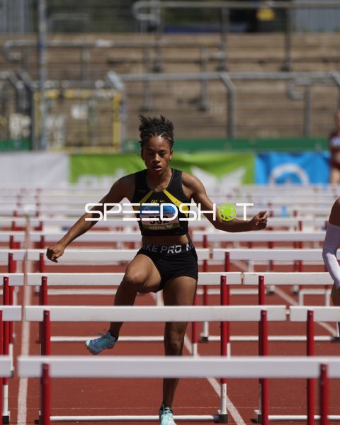 Nicole Frey und weitere Athletinnen im 100m-Hürdenlauf in Koblenz