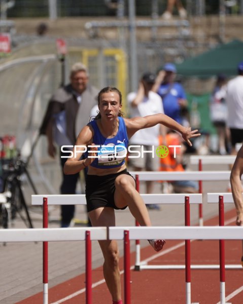 Saskia Woidy und Seufert Sophia Katharina im Hürdenlauf in Koblenz