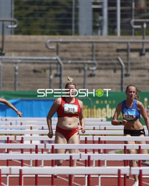 Katharina Gühlen und Sara Hamin im Hürdenlauf in Koblenz