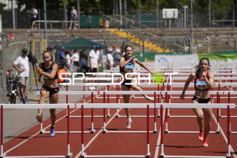 Greta Sonnenberg und Stephanie Kleiber im Hürdensprint in Koblenz