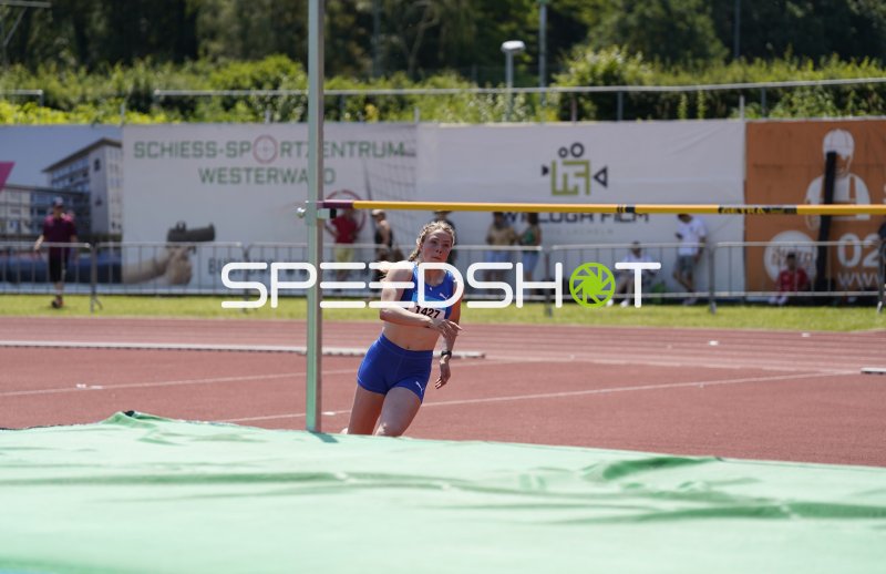 Karoline REIDENBACH beim Hochsprung-Anlauf in Koblenz