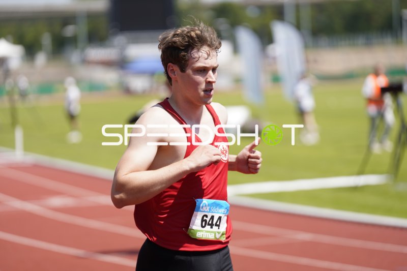 Jonas Unruh beim Lauf im Stadion Oberwerth Koblenz