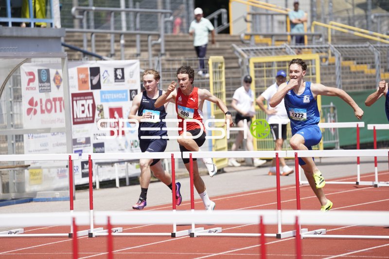 Hummel Jonathan und Daniel Herzog im Hürdensprint beim Stadion Oberwerth Koblenz