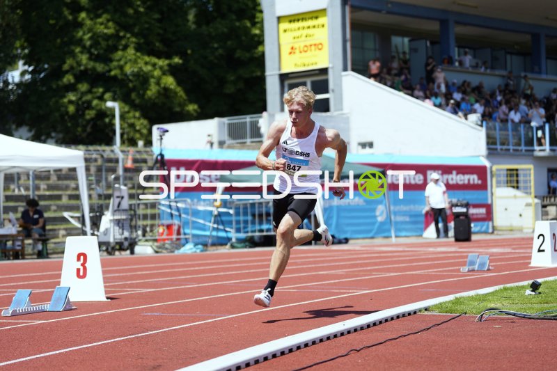 Göpfert Lucius im Sprint auf der Tartanbahn in Koblenz