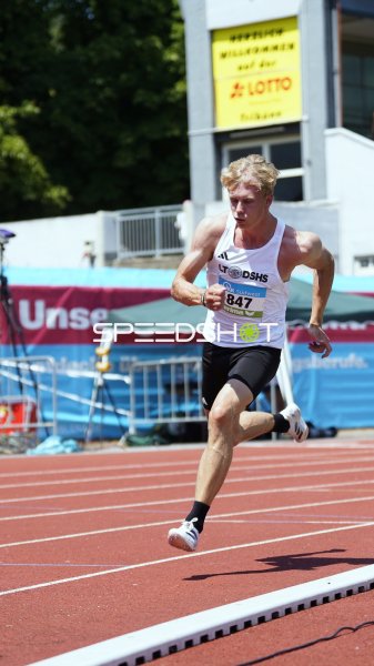Göpfert Lucius im Sprint auf der Tartanbahn in Koblenz