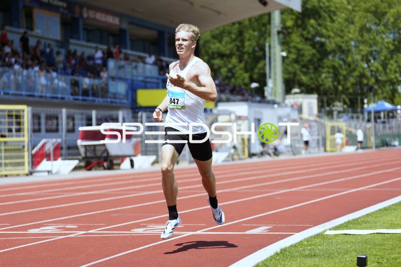 Göpfert Lucius im Sprint auf der Tartanbahn in Koblenz