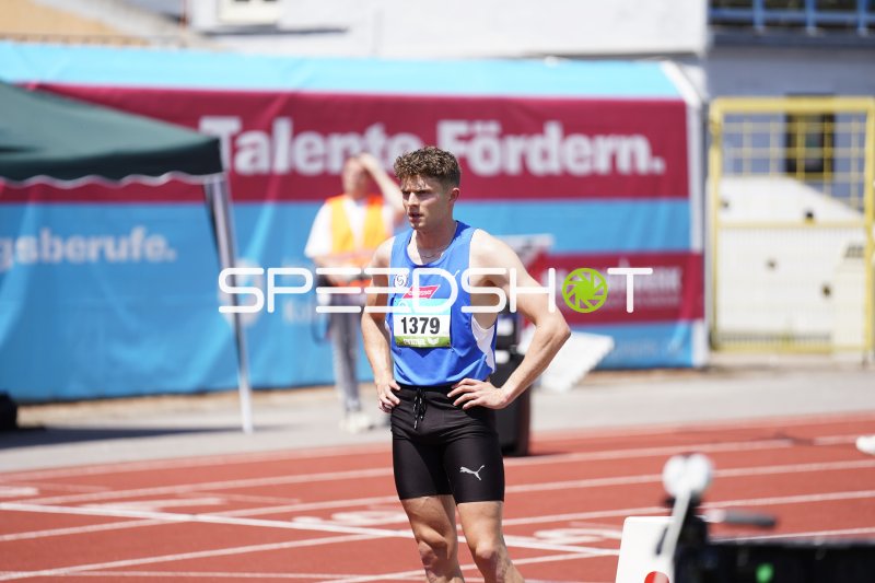 Startnummer 1379 vor dem Start im Stadion Oberwerth Koblenz
