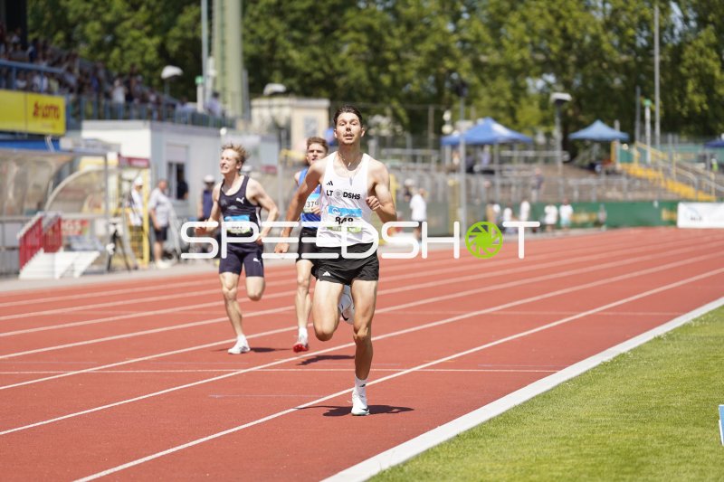 Utecht Nils führt das Lauffeld im Stadion Oberwerth Koblenz an