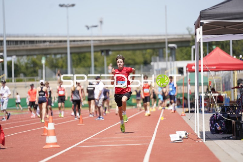 Fleig Pius im Sprint auf der Tartanbahn in Koblenz