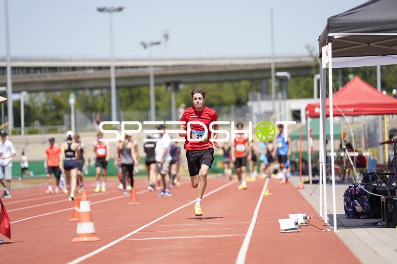 Fleig Pius beim Sprint im Stadion Oberwerth Koblenz