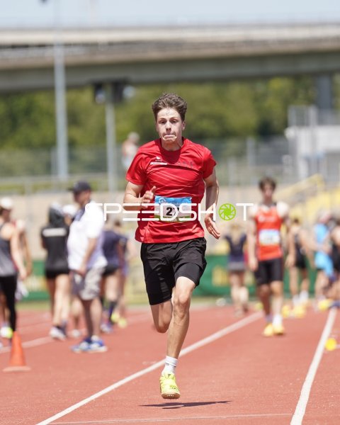 Fleig Pius beim Sprint im Stadion Oberwerth Koblenz