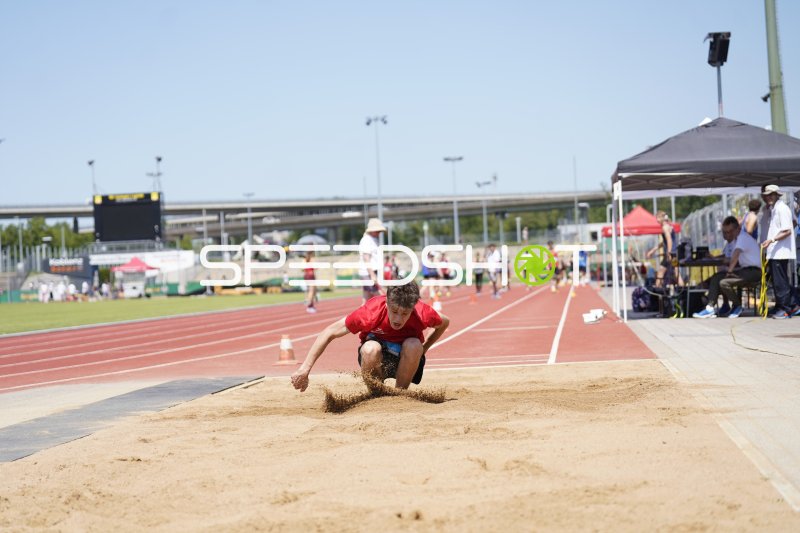 Weitsprung-Landung im Sandkasten beim Leichtathletik-Meeting in Koblenz
